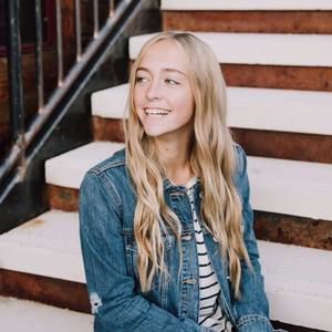 Meet your Posher, Whitney